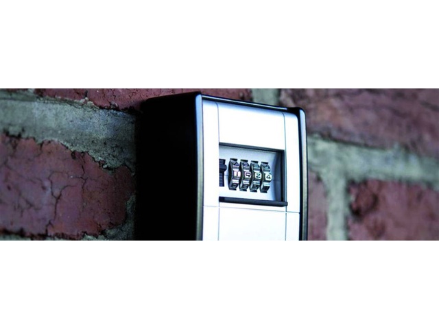 787 KEY GARAGE 12208